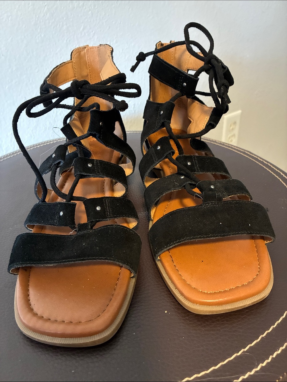 Crown Vintage Suede Sandal Back Zip Black Size 8.5
